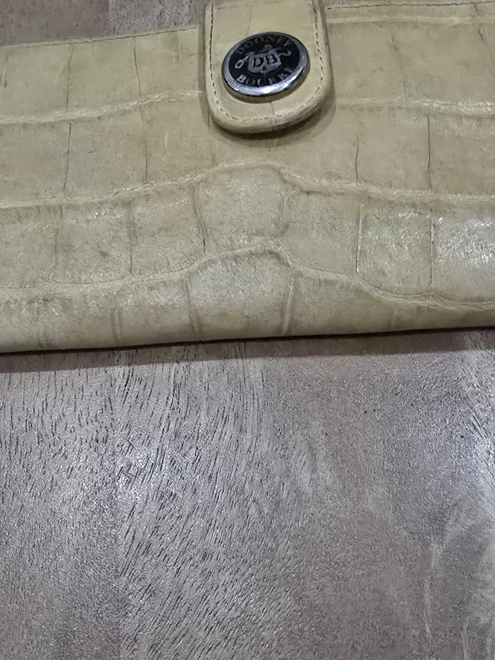 ​Vintage Dooney & Bourke Cream Croc Embossed Leather Continental WalletCheckbook